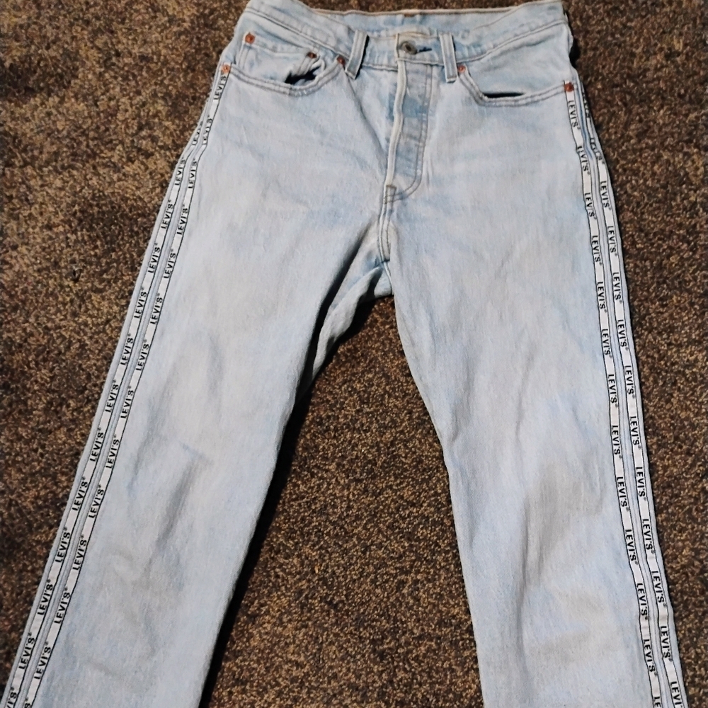 Button fly Levis